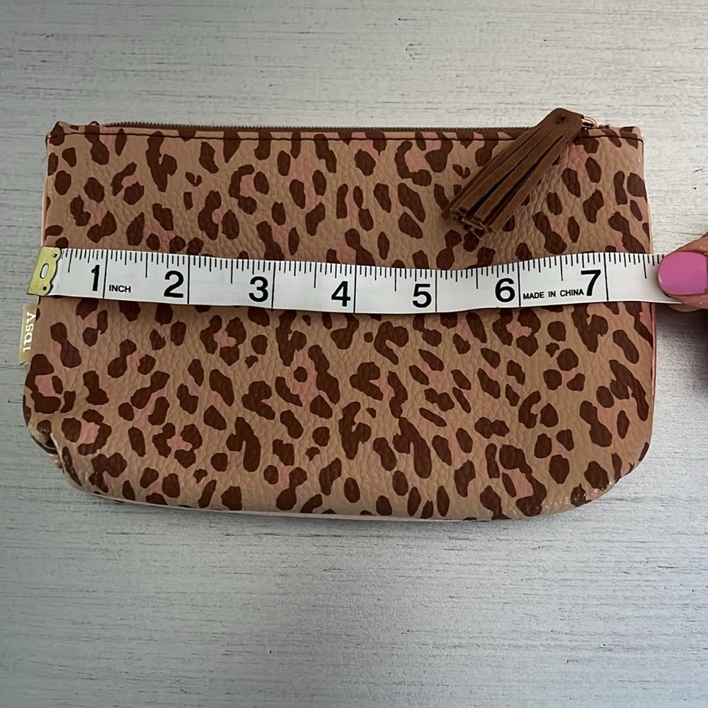 Leopard Print Makeup Bag - Picture 2 of 3